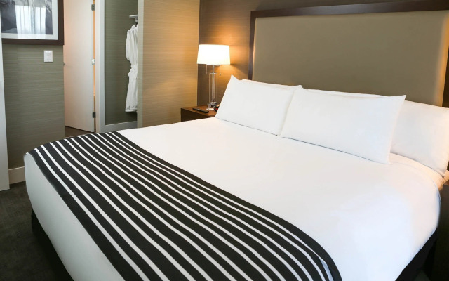 Sandman Hotel Abbotsford Airport