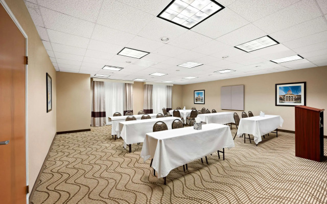 Comfort Inn & Suites Decatur - Forsyth