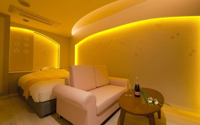 HOTEL IRIS - Adult Only