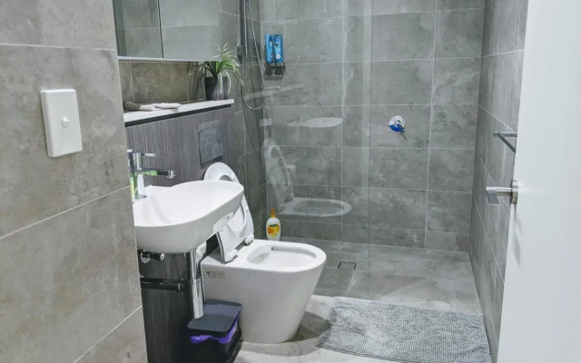 Luxury 3-bed 2-bath, balcony, with pool included, NO PARTIES!