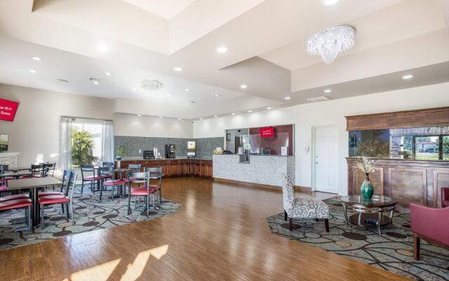 Red Roof Inn Savannah - Richmond Hill/ I-95