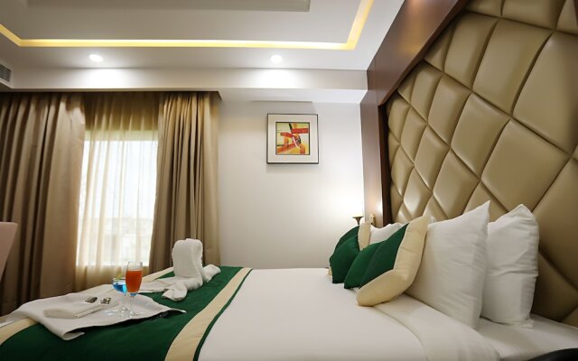 Hotel Gms Grand