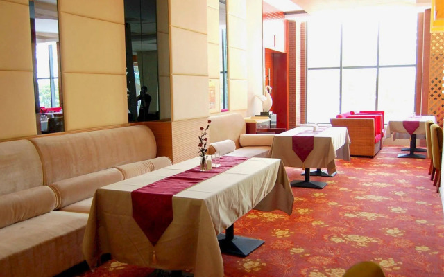 Yichang Guobin Bandao Hotel