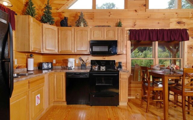 Mountain Lake Hideaway by Heritage Cabin Rentals