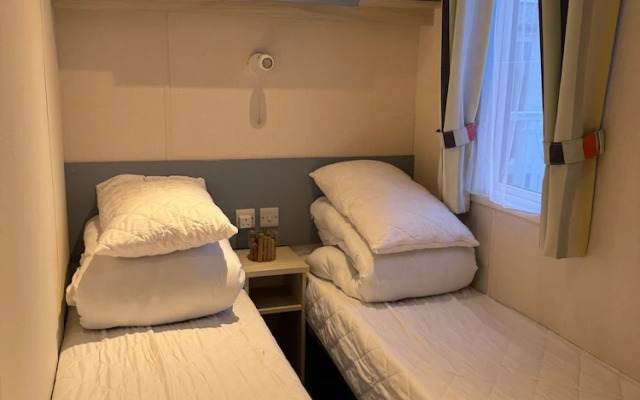 3 Bedroom Stunning Caravan Justin