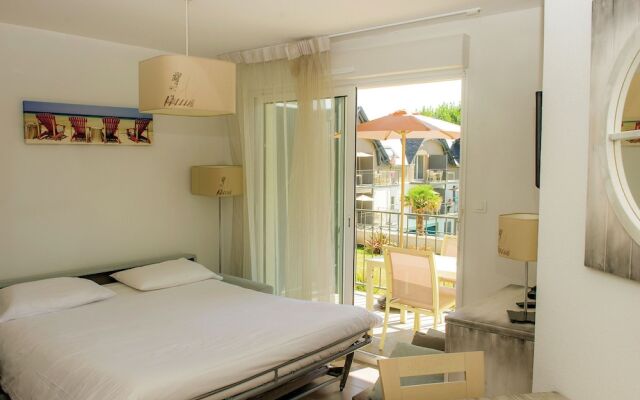 Modern Apartment Near the Relais Thalasso Thermes spa