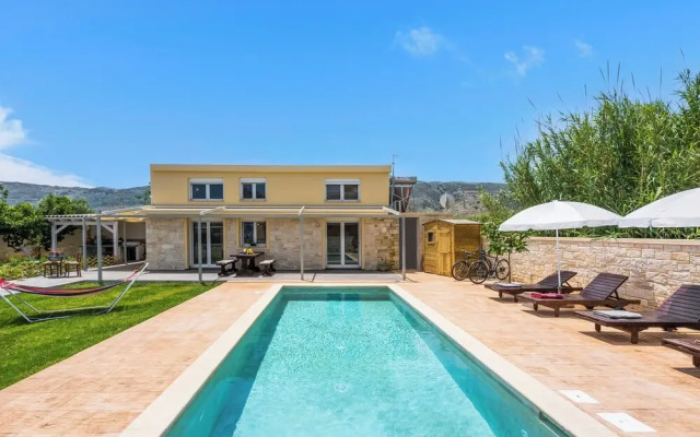 Garden Villa