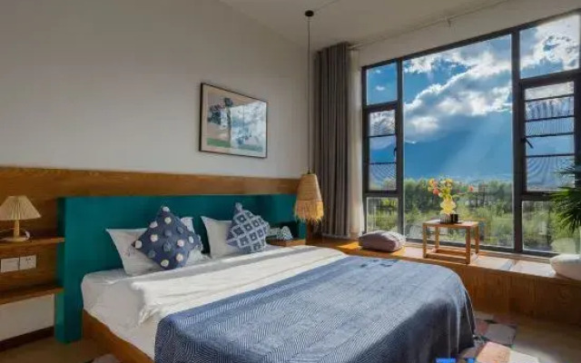 Dali Rural Retreat:A Tranquil Garden Courtyard in Caicun Scenic Area by Erhai Lake