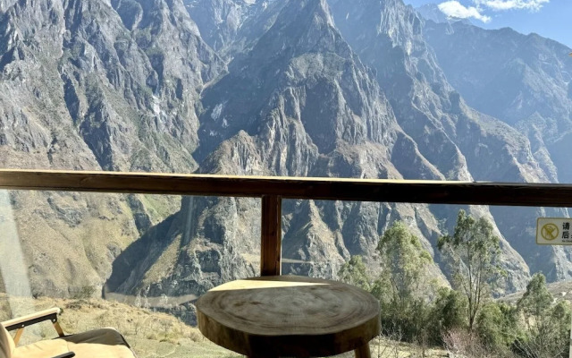 Tiger Leaping Half Way Guest House