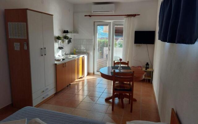 Apartments Burcul Pag