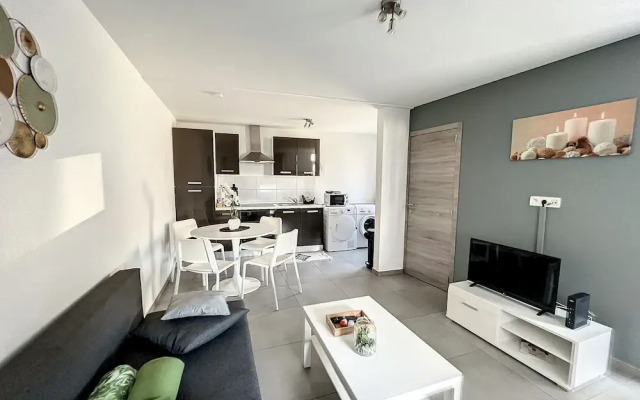 House With Free Parking 15min From The Airport