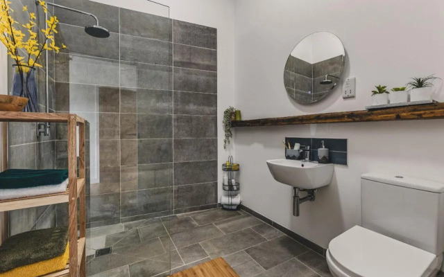 Heron House - Luxury Grand Designs Eco Home