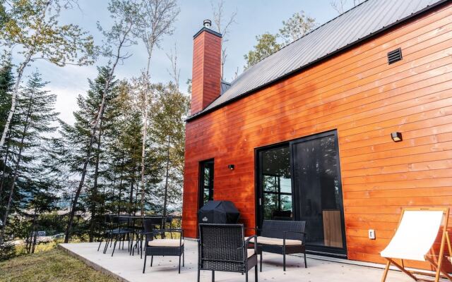 Bright Chalet With hot tub and Indoor Sauna