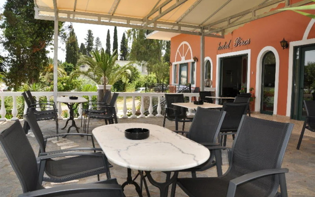 Hotel Pyrros
