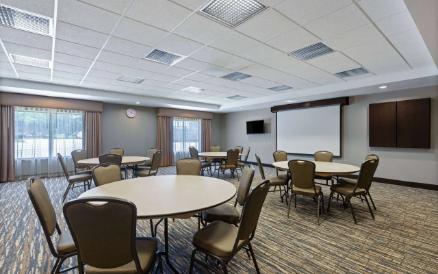 La Quinta Inn & Suites by Wyndham Sioux Falls