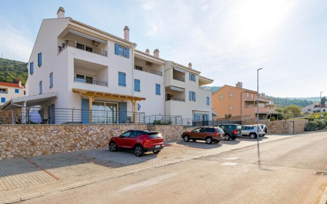 Beautiful Apartment in Cres With Wifi and 1 Bedrooms