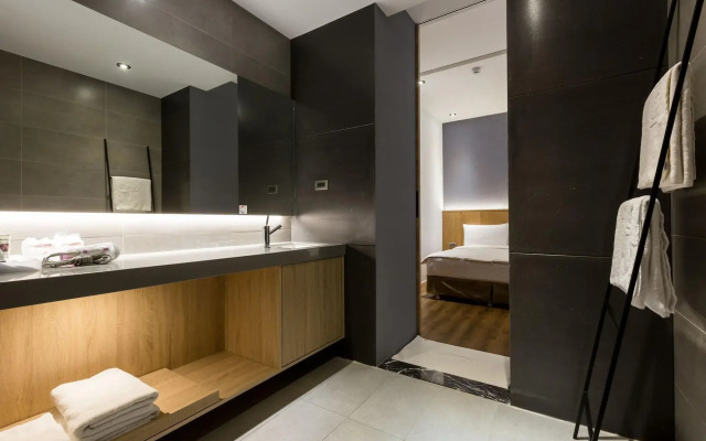 Green Hotel
