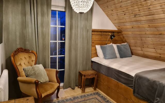 Lanthotell Lögnäs Gård