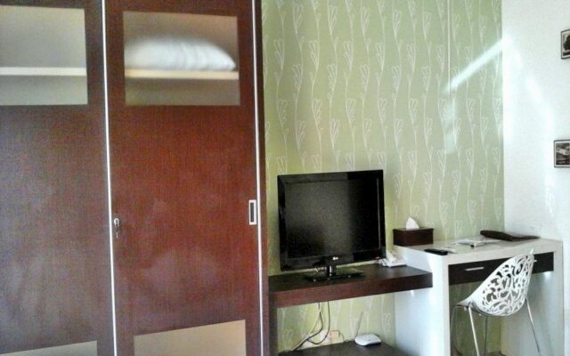 Comfy Studio at High Point Serviced Apartment