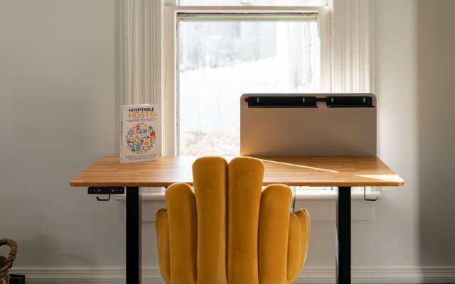 NEW Luxe Pet Friendly Free Parking Downtown