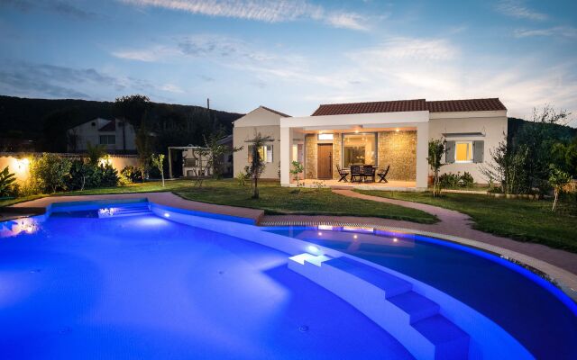 Three Stars Luxury Villas