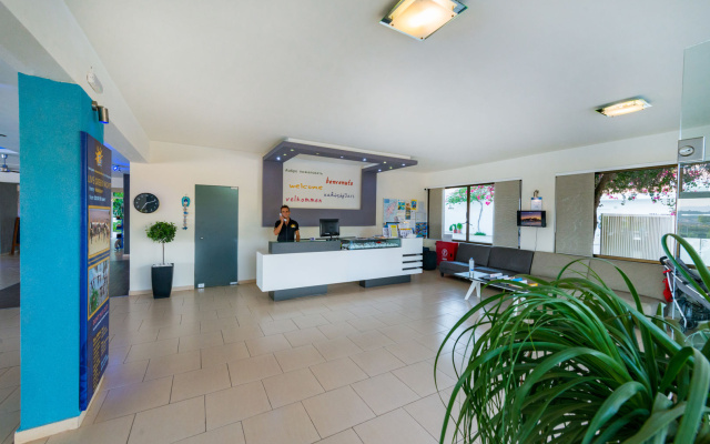 Zoes Hotel