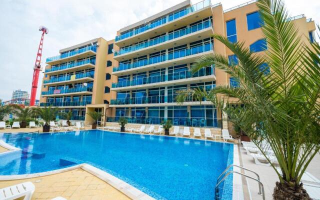 Deluxe Apartments Gallery 2