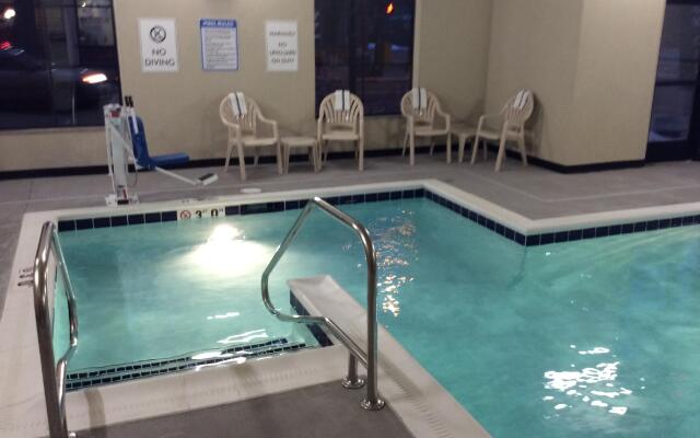 Cobblestone Hotel & Suites – Chippewa Falls