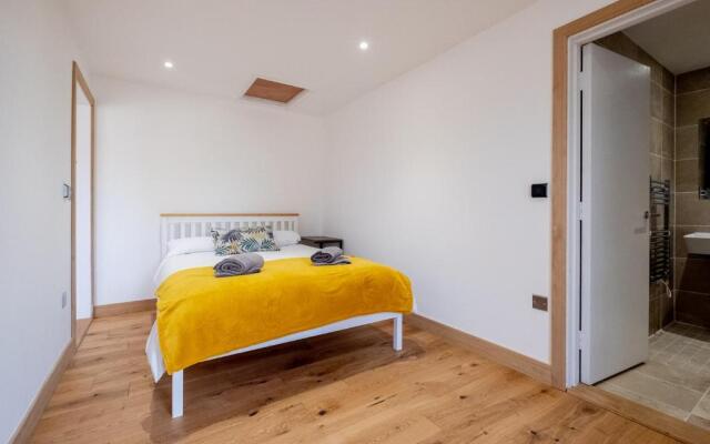 Maple – Three Tuns Apartments