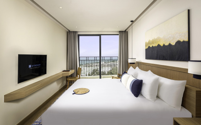 Wyndham Hoi An Royal Beachfront Resort & Villas