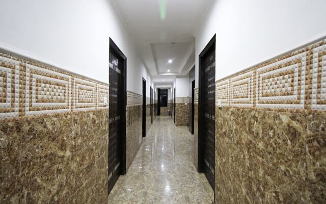 OYO 5093 Hotel Broadway