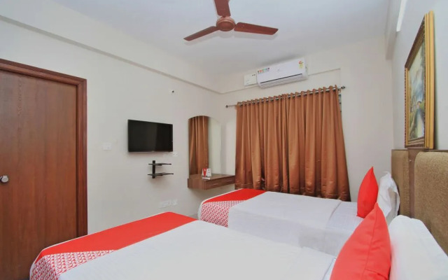 OYO 10379 Hotel Varcity Sapphire