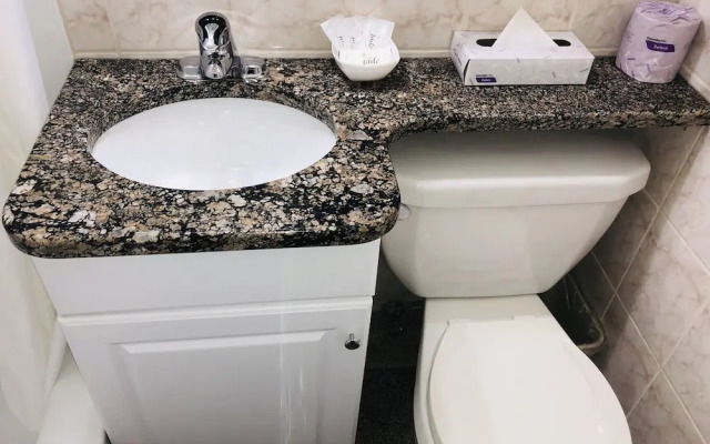 Perth Plaza Inn & Suites