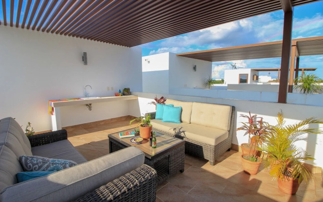 Luxury House Near Akumal Beach by Olahola