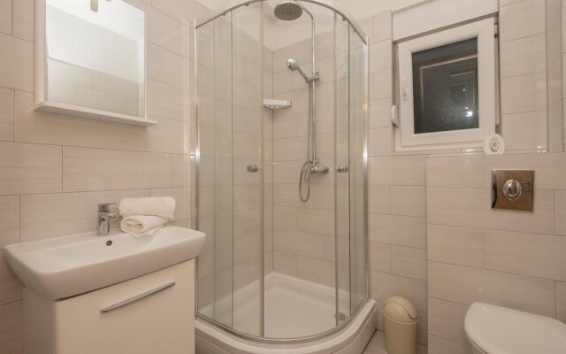 Amazing Apartment in Drvenik With Wifi