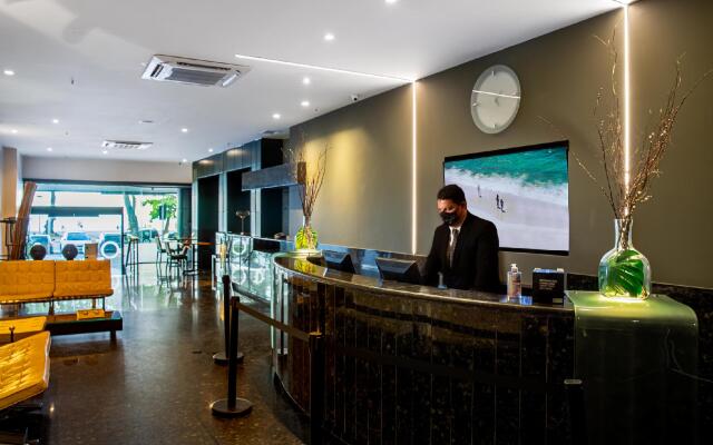 Orla Copacabana Hotel