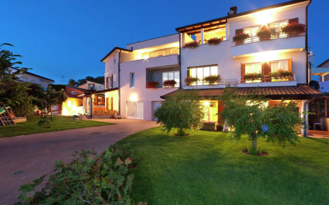 Modern apartment for 2-4 persons in familily house with shared pool - Apartment in Porec - Photo 5