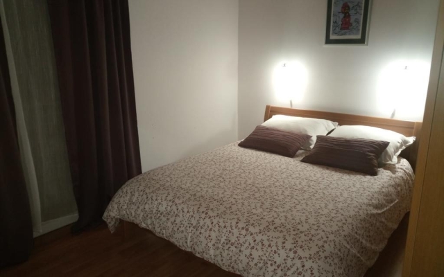 Apartment Stan - 150m from the sea A2 prizemlje Duce, Riviera Omis