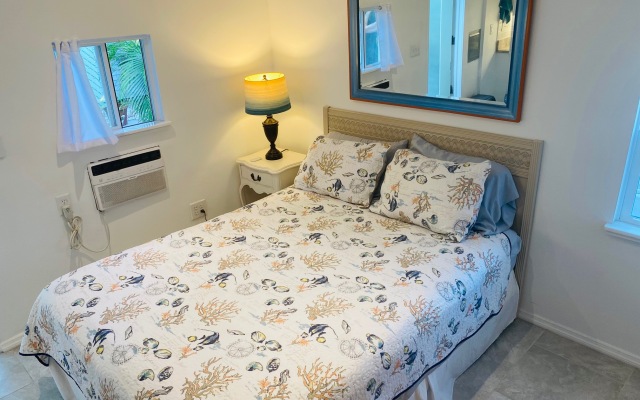 Treasure Island Beach Retreat 2S Sleeps Up To 2