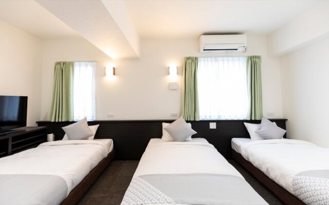 Universal Hotel Reborn