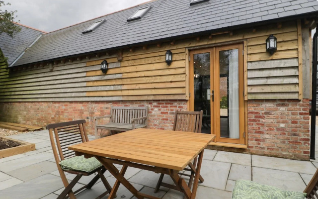 The Courtyard - Hilltop Barn