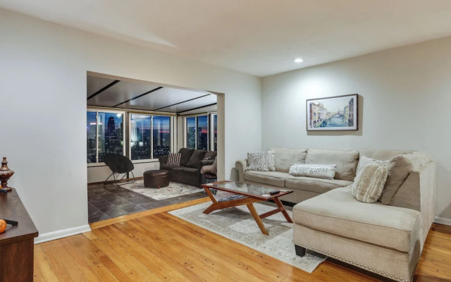 Cincinnati Home, Patio w/ Downtown Views!