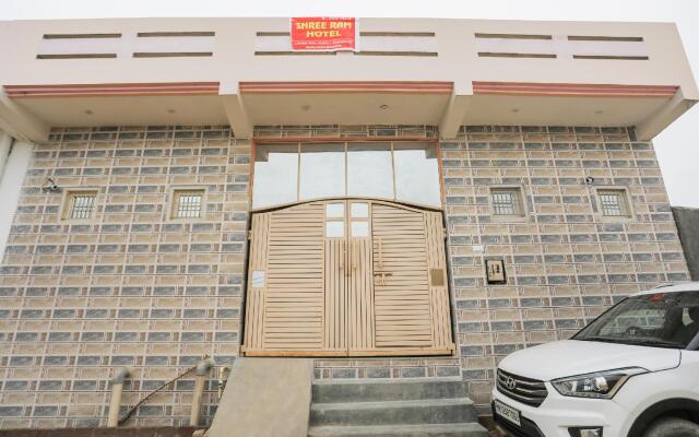 SPOT ON 65708 Shri Ram Hotel