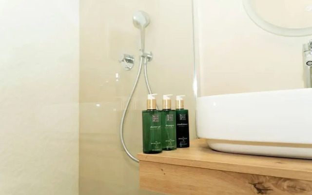 Bloom Downtown Suites