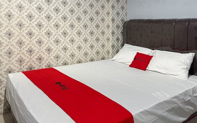 RedDoorz near Waterpark Citra Garden Medan