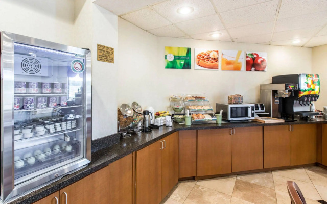 Quality Inn Clinton - Knoxville North