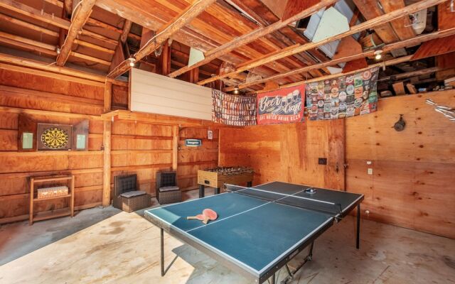 West Haus Escape 3 Bedroom Home by NW Comfy Cabins by RedAwning