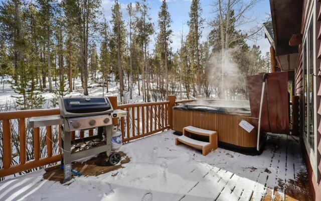 Highfield Trail 4 Bedroom Home by RedAwning