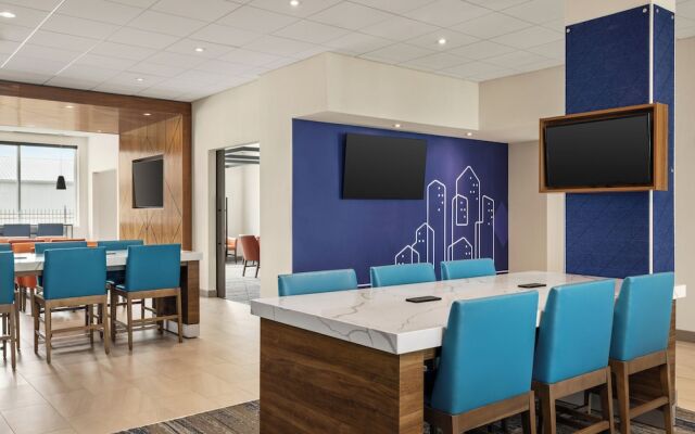 Holiday Inn Express Strathroy by IHG