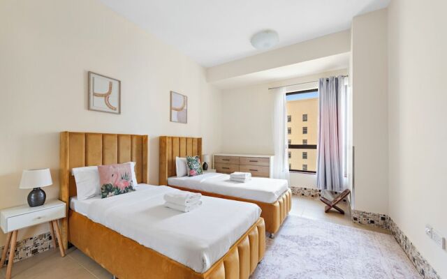 Stonetree - Spacious 2 BR - Near Beach